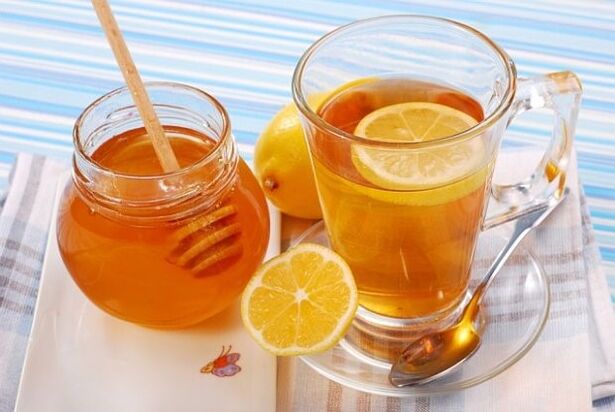 蜂蜜水是荞麦蜂蜜饮食中的健康零食
